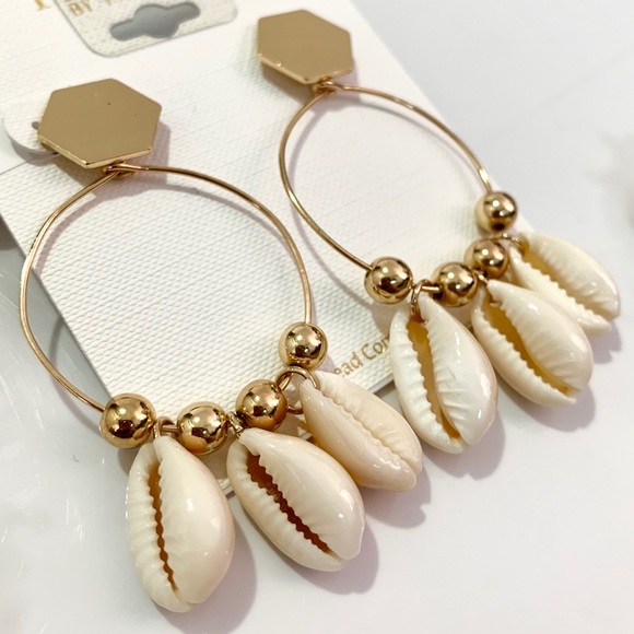 Ivory Seashell Rosegold Hoop Earrings - Picture 2 of 3